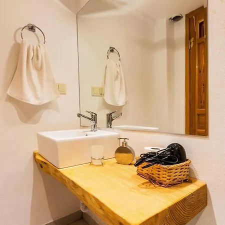 Calypso Cozy Suites (Adults Only)