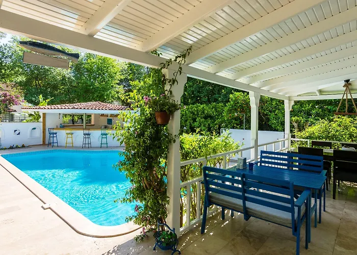 Calypso Cozy Suites (Adults Only)