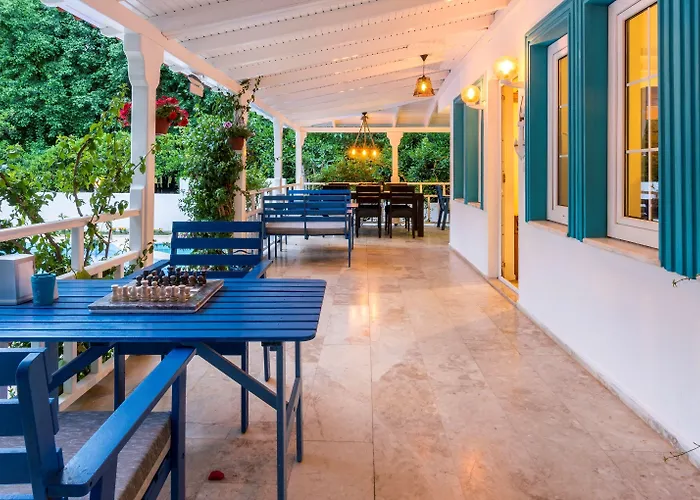 Calypso Cozy Suites (Adults Only)