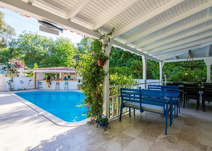 Calypso Cozy Suites (Adults Only) Homestay